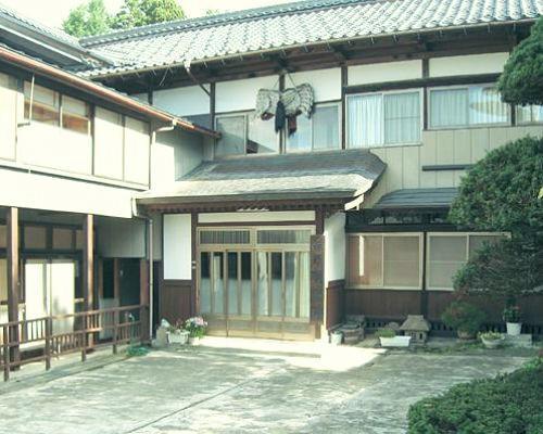 羽黒馆酒店 鹤冈市 外观 照片
